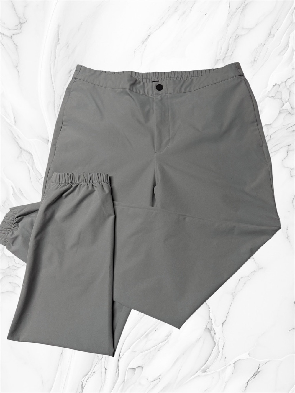 Banana Republic Men's Light Gray Athletic Elastic-Waist jogger pants